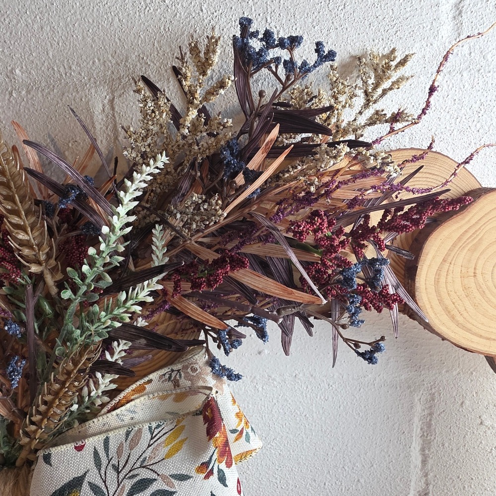 Rustic Fall Wood Slice Wreath with Dried Botanicals and Autumn Leaf Bow - Picture 2 of 9